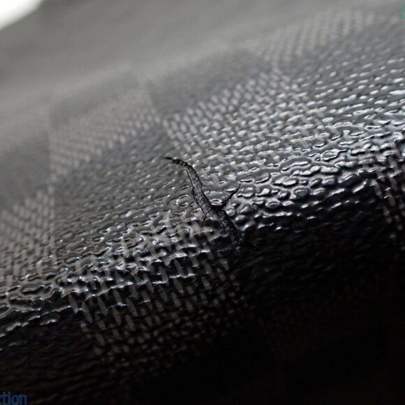 Louis Vuitton Damier Graphite Messenger Shoulder Bag - Picture 7 of 9